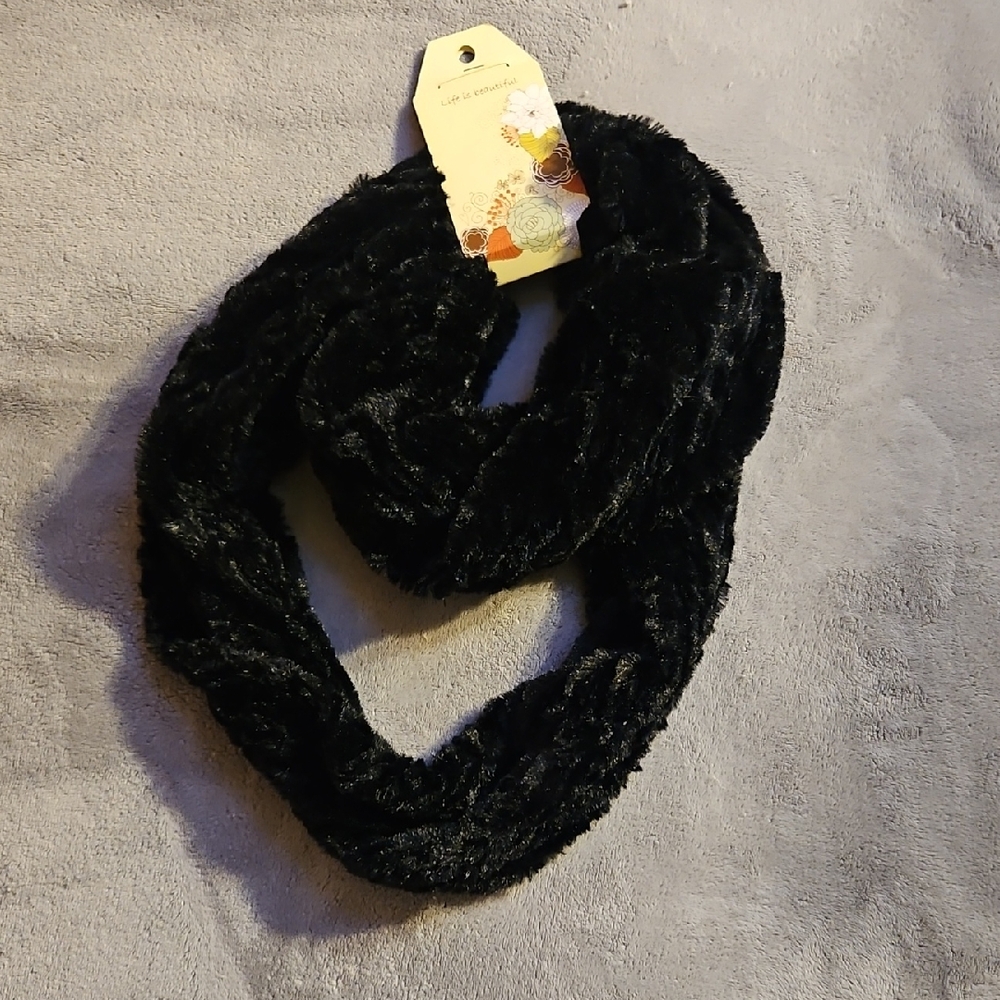 Life Is Beautiful - Luxurious Black Faux Fur Infinity Wrap